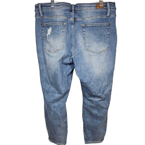 Judy Blue Women’s Mid Rise Relaxed Fit Distressed Blue Jeans Size 18W JB8833 - Picture 6 of 9